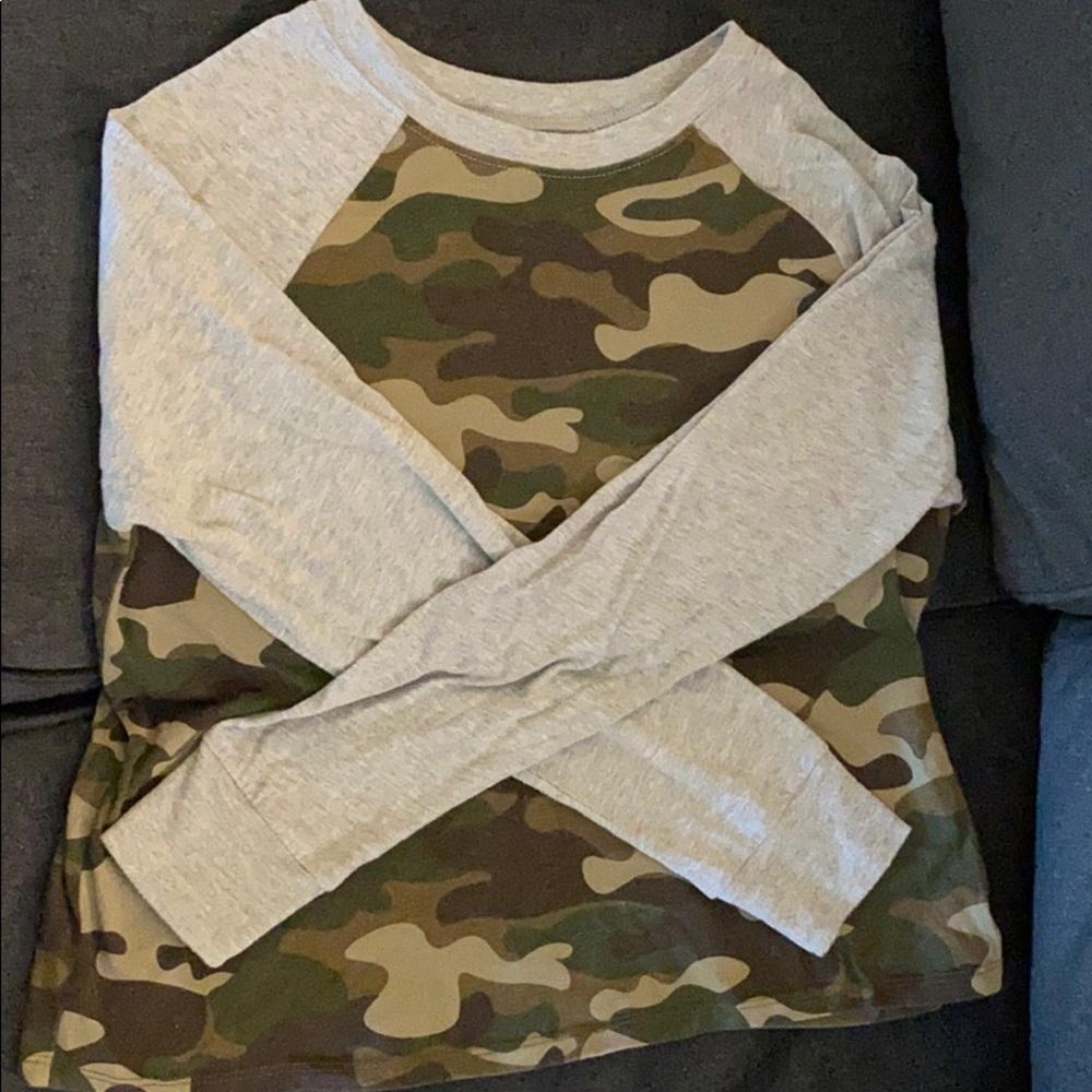 Gray & camouflage long sleeve T-shirt